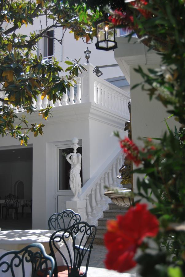 فندق Le Magnolia كالفي المظهر الخارجي الصورة