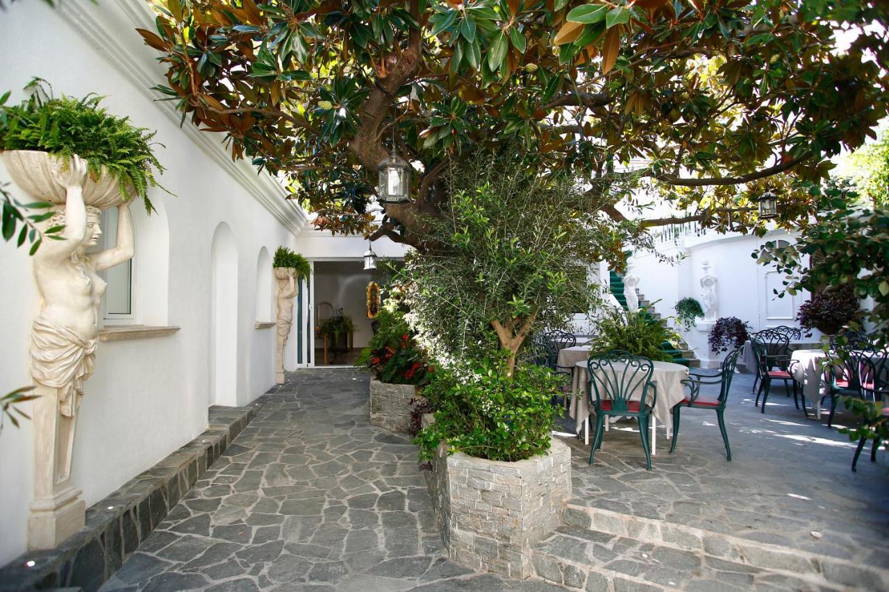 فندق Le Magnolia كالفي المظهر الخارجي الصورة